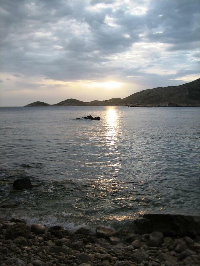 Apartments Luza Lastovo Екстер'єр фото