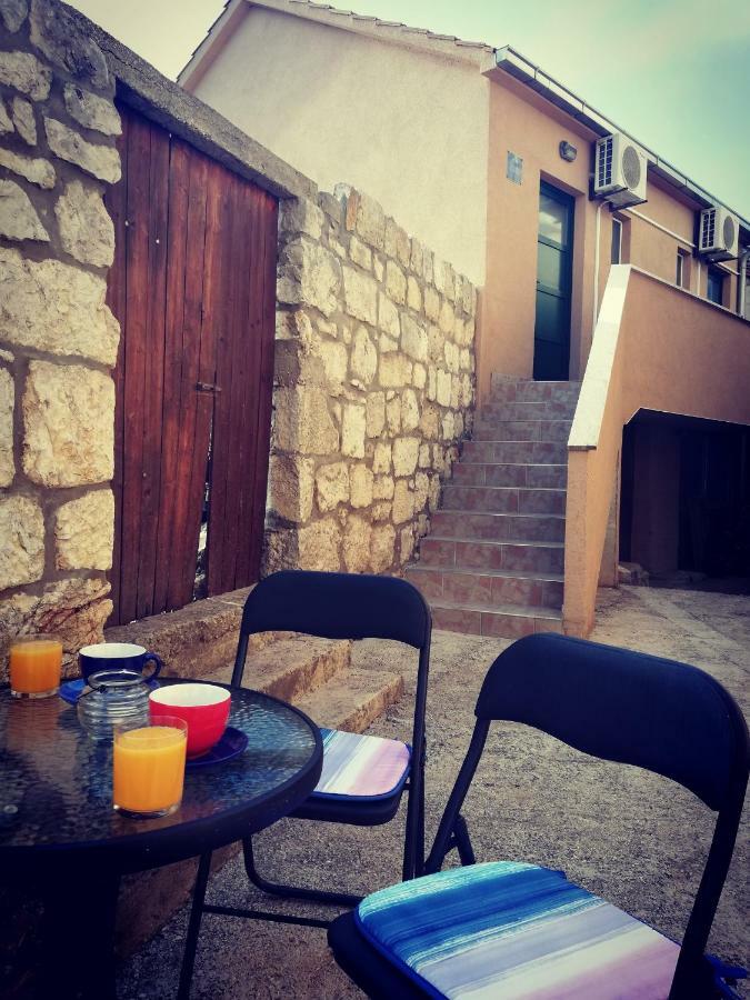 Apartments Luza Lastovo Екстер'єр фото